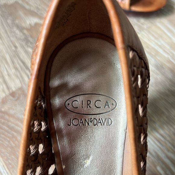 Circa Joan & David Rattan leather wood block heel with open toe women’s size 9 - Picture 3 of 9
